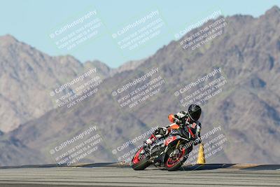 media/Dec-01-2025-Moto Forza (Mon) [[2daa91e15f]]/2-Intermediate Group/Session 4 Turn 9/